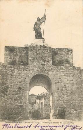 .CPA  FRANCE  47 "Saint Pastour, Porte de ville et statue Jeanne d'Arc"