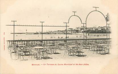 .CPA FRANCE 17 " Royan, La terrasse du casino municipal et les deux jetées"