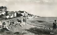 17 Charente Maritime .CPSM  FRANCE 17 " Marennes, La plage"