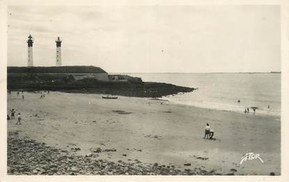 .CPSM  FRANCE 17 " Ile d'Aix, Le  phare"