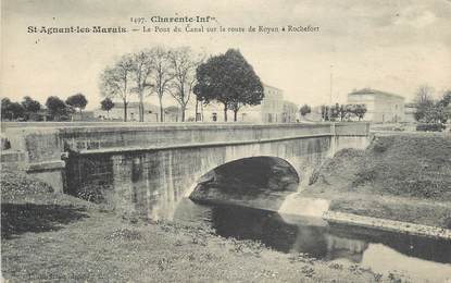 .CPA  FRANCE 17 " St Agnant les Marais, Le pont du canal"