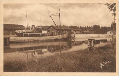 .CPA  FRANCE 17 " Ile d'Oléron, Boyardville départ du Pierre Loti"