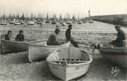 17 Charente Maritime .CPSM   FRANCE 17 " Ile d'Oléron, La Cotinière, Bateaux au port"