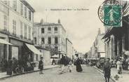17 Charente Maritime .CPA   FRANCE 17 "Rochefort sur Mer, La rue Martrou"