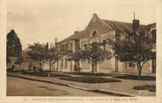 85 Vendee .CPA  FRANCE 85  "Chaille les Marais, La Poste et la salle des fêtes"