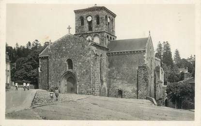 .CPSM  FRANCE 85  "Pouzauges, L'église"