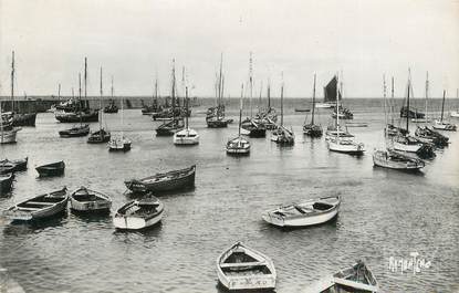 .CPSM  FRANCE 85  "Ile de Noirmoutier, Port de l'Herbaudière"