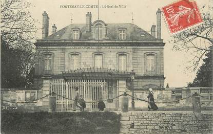 .CPA FRANCE 85  " Fontenay le Comte, l'Hôtel de Ville"