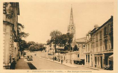 .CPA FRANCE 85  " Fontenay le Comte, Rue Georges Clémenceau"