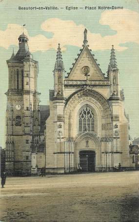 CPA FRANCE 49 "Beaufort en Vallée, Place Notre Dame"