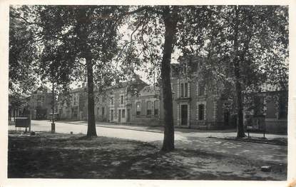 . CPSM FRANCE 86 "Nieuil l'Espoir, Le groupe scolaire et la Mairie"