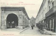 32 Ger . CPA  FRANCE 32 "L'Isle  en Jourdain, Rue de Lorraine  et la halle"