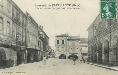 . CPA FRANCE 32 " Fleurance, Place de l'Hôtel de Ville"