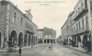 32 Ger . CPA FRANCE 32 "  Fleurance,  Place de l'Hôtel de Ville  '"