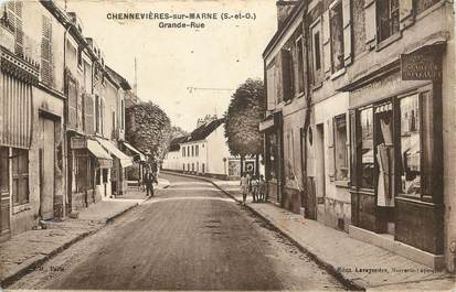 CPA FRANCE 94 "Chennevières sur Marne, Grande rue" / MERCERIE / BONNETERIE / CARTE POSTALE