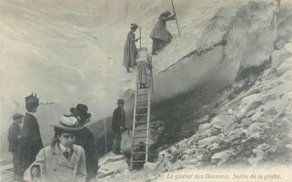 CPA ALPINISME "Le Glacier des Bossons, sortie de la grotte"