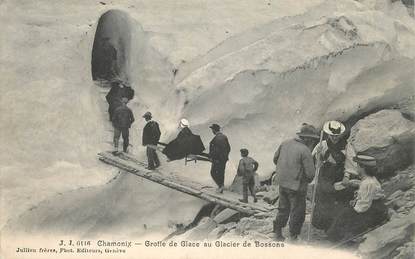 CPA ALPINISME "Chamonix, grotte de glace au glacier de Bossons"