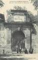 34 Herault .CPA  FRANCE 34 " Les environs de Clermont L'Hérault, Porte de la Cité Ouvrière de Villeneuvette"