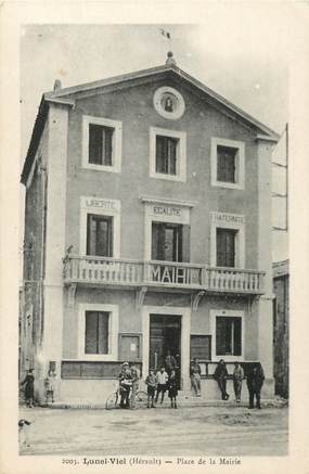 .CPA  FRANCE 34 "Lunel Viel , Place de la Mairie"