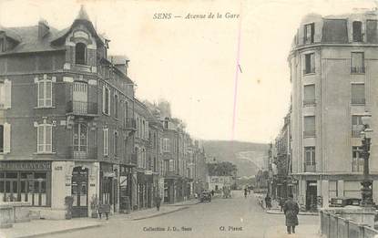 CPA FRANCE 89 "Sens, l'avenue de la gare"