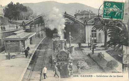 CPA FRANCE 06 "Cannes, interieur de la gare" / TRAIN