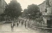 34 Herault .CPA  FRANCE 34 "  Pézenas,  Place de la république et cours Jean Jaurès"