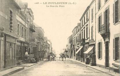 CPA FRANCE 44 " Le Pouliguen, la rue du pont"