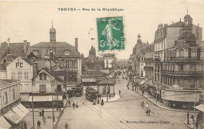 CPA FRANCE 10 "Troyes, rue de la République"