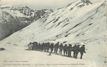 . CPA FRANCE  73 "Lanslebourg, Alpins faisant la corvée d'eau à la Turra"
