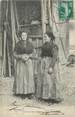 73 Savoie . CPA FRANCE  73 "Les Bauges, Costumes de Savoie" / FOLKLORE