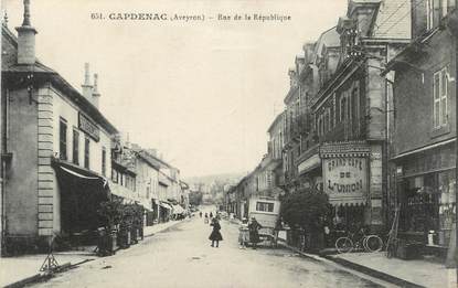 .CPA FRANCE 12  "Capdenac, Rue de la République"