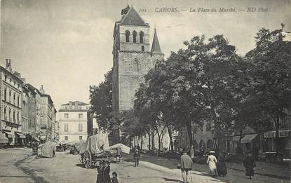 CPA FRANCE 46 "Cahors, la Place du Marché"