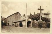 12 Aveyron .CPA FRANCE 12 "  St Sever, Place couverte et Hôtel Bréziat"