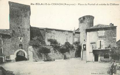 .CPA FRANCE 12 "  Ste Eulalie de Cernon, Place du portail et entrée du château"