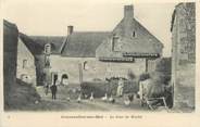 14 Calvado .CPA FRANCE 14 "Courseulles sur Mer, La cour du moulin"