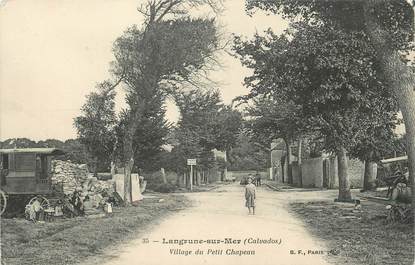 .CPA FRANCE 14 "Langrune sur Mer, Village du Petit Chapeau"