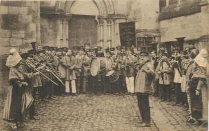 .CPA  FRANCE 14  "Lisieux, Un concert par la fanfare"