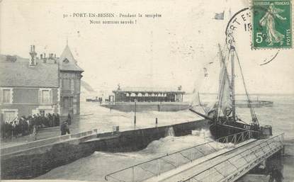 .CPA  FRANCE 14  "Port en Bessin pendant la tempête"