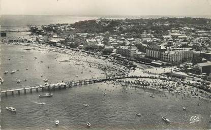 CPSM FRANCE 33 "Arcachon, Place Thiers et la plage"