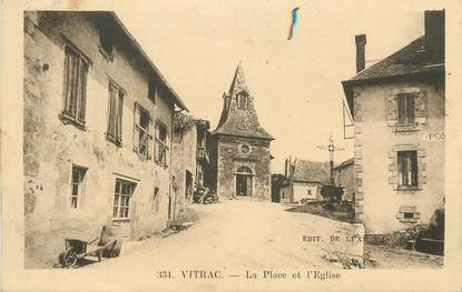 .CPA FRANCE 15   " Vitrac, La place et  l'église"