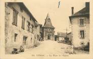 15 Cantal .CPA FRANCE 15   " Vitrac, La place et  l'église"