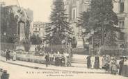 16 Charente .CPA FRANCE 16  "Angoulème, Statue de Marguerite de Valois et Monument des Mobiles"