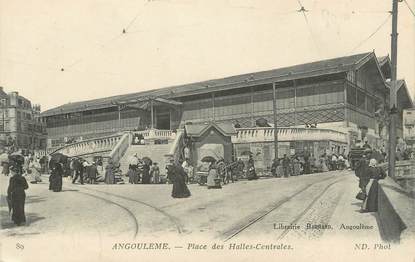 .CPA FRANCE 16  "Angoulème, Place des Halles Centrales"