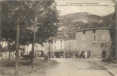 .CPA FRANCE 26 "  St Laurent en Royans, La place et la fontaine"
