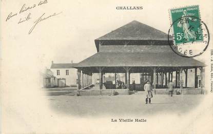 .CPA FRANCE 85 " Challans, La vieille halle "