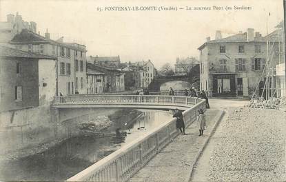 .CPA  FRANCE 85 " Fontenay le Comte, Le nouveau pont des Sardines"
