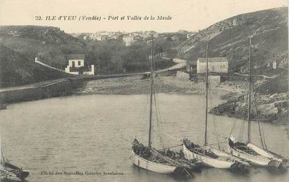 .CPA  FRANCE 85 " Ile d'Yeu, Port et vallée de la Meule"