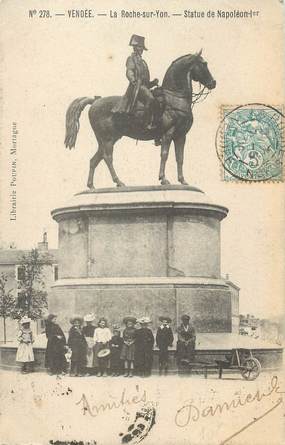 .CPA FRANCE 85 " La Roche sur Yon, Statue de Napoléon 1er"