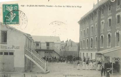 .CPA FRANCE 85 "St Jean de Monts", La cour de l'Hôtel de la plage"