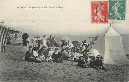 .CPA FRANCE 85 "St Gilles Croix de Vie, Un coin de la plage"